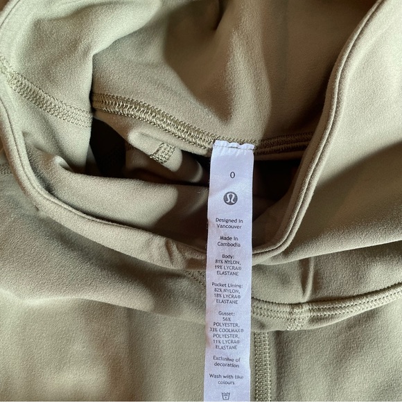 SOLD *** LULULEMON Groove Flared Pant Legging SIZE 0 - Picture 3 of 3